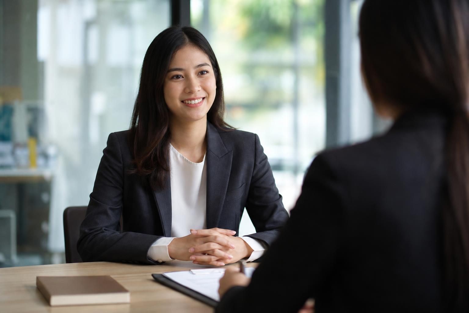 Cara Meningkatkan Rasa Percaya Diri Saat Interview - Featured image